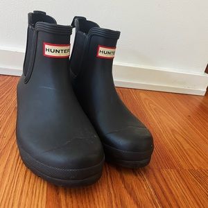 Black hunter boots